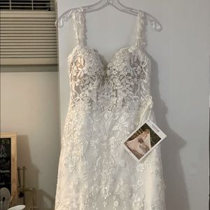 Essense of Australia Wedding Dress style D2642